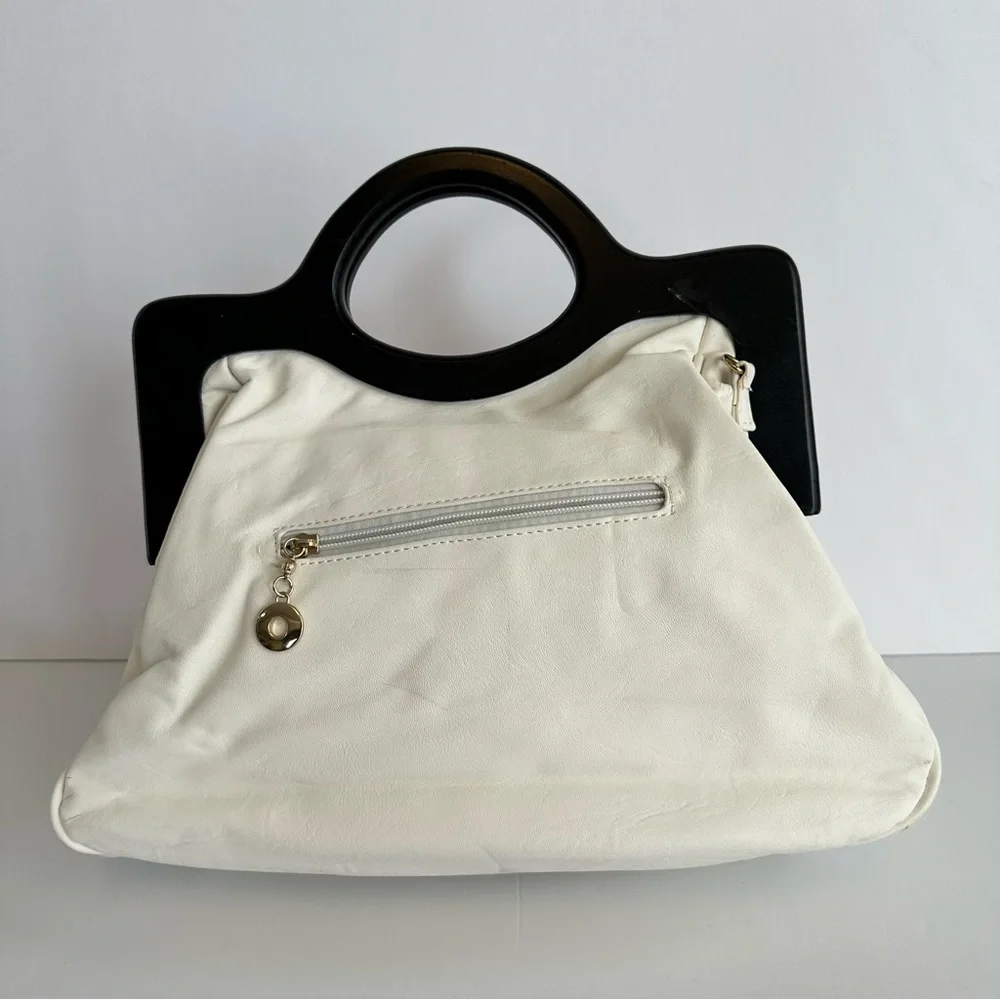 Scarleton White Faux Leather Bag Black Wooden Handle Floral Embellishment‎ Retro